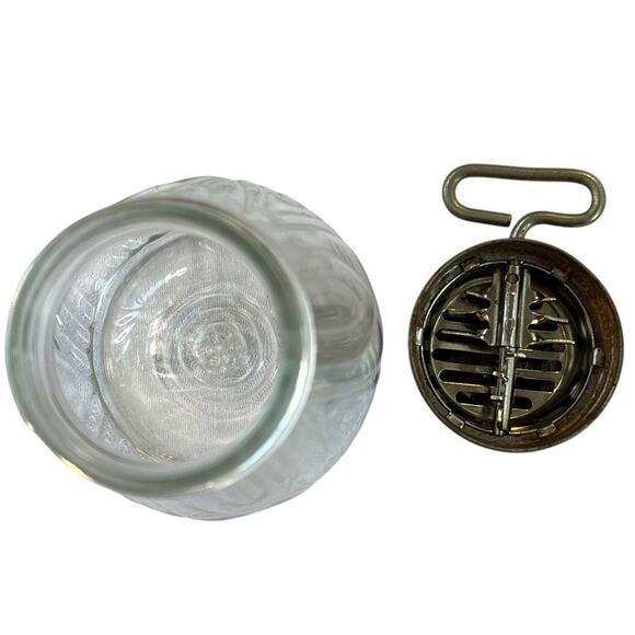 Vintage Clear Glass Nut Spice Grinder Turn Decor Retro Granny Cottage Farm House - Picture 7 of 7